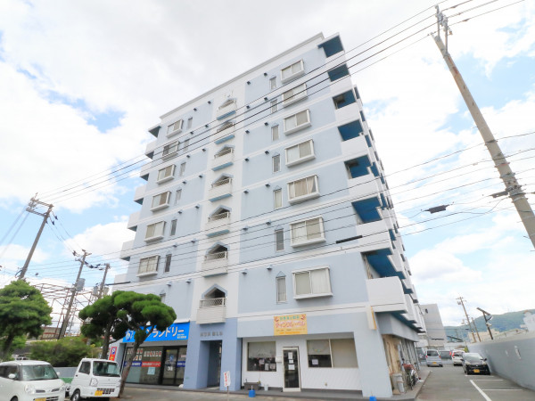 山口県下関市の家具付きウィークリー・マンスリーマンション「Kマンスリー下関駅シーモール前」外観画像