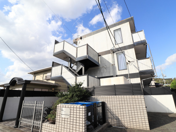 山口県防府市の家具付きウィークリー・マンスリーマンション「Kマンスリー防府天満宮前」外観画像