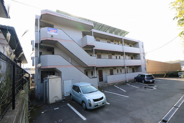 鹿児島県鹿屋市のウィークリーマンション・マンスリーマンション「ロイヤルパレスⅠ」外観画像