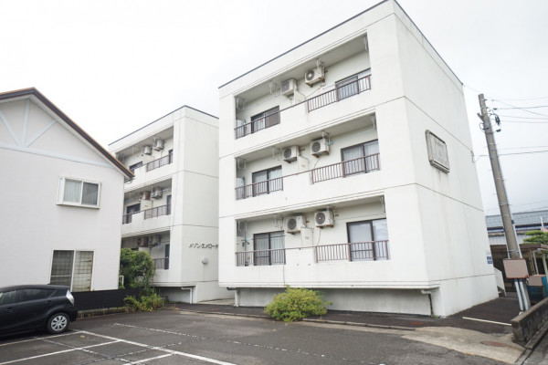 福井県のウィークリー・マンスリーマンション「メゾン・エメロード」外観画像