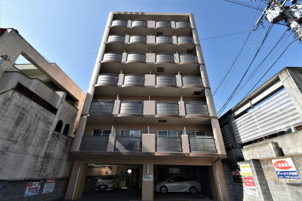 大分県大分市の家具家電付きマンスリーマンション「Kマンスリー大分県立美術館前」外観画像