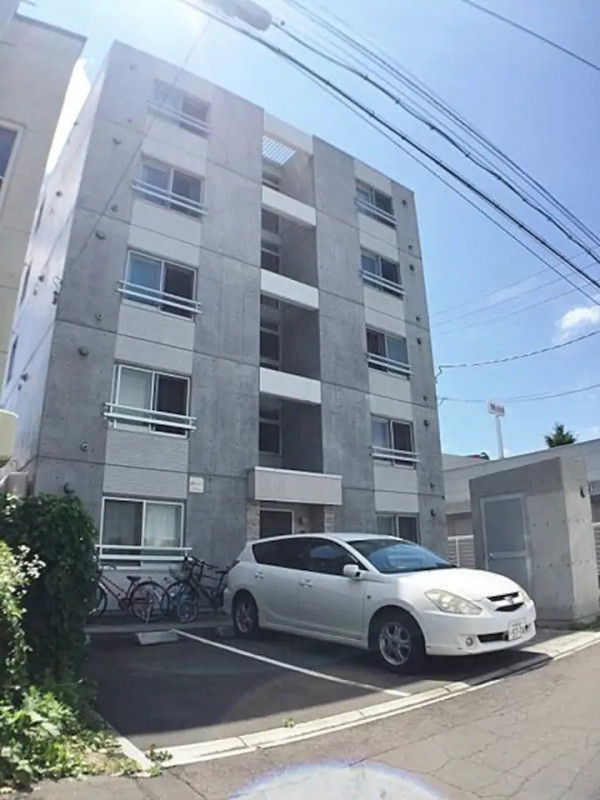 北海道札幌市中央区のマンスリーマンション「メイプルマンスリー南12条」外観画像