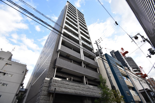 大阪のウィークリーマンション・マンスリーマンション「Kマンスリー大阪日本橋黒門市場前」外観画像