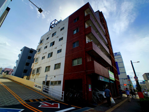 愛媛県松山市のマンスリーマンション「愛媛マンスリー松山市勝山町」外観画像