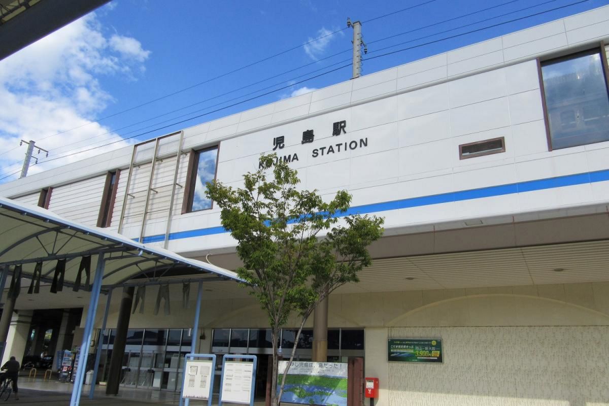 児島駅まで車で24分、15.9km。家具家電付き、シャンプー、洗剤など各種揃えており、鞄と着替えがあればご利用できます☺