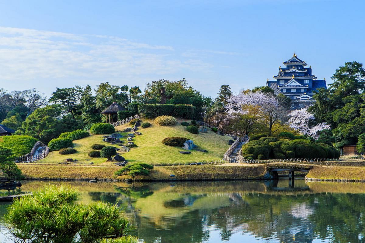 日本三大庭園「岡山後楽園」まで徒歩9分、650m。洗濯機、冷蔵庫、テレビなど生活に必要なものは完備してます。