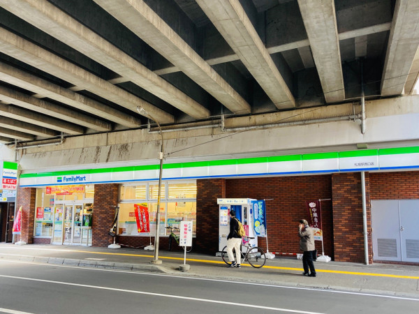 ファミリーマート 約1分 90m