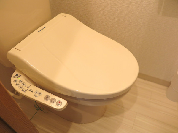 シャワートイレ完備