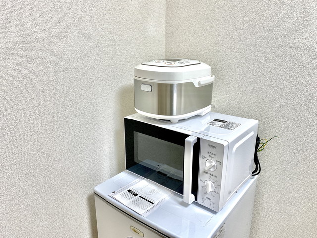 冷蔵庫・電子レンジ・炊飯器など完備しております。