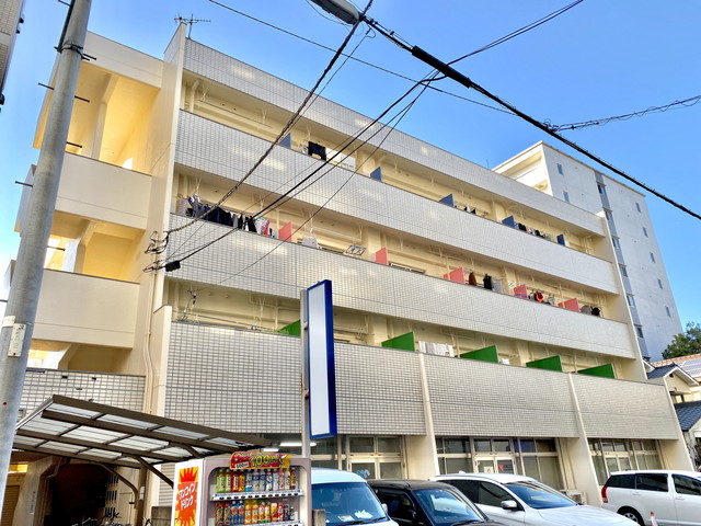セブンイレブンまで、徒歩4分