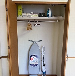クローゼット アイロン アイロン台 ハンガー5本 掃除機 ドライヤー