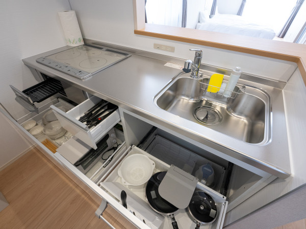 調理器具、食器もそろってます♪