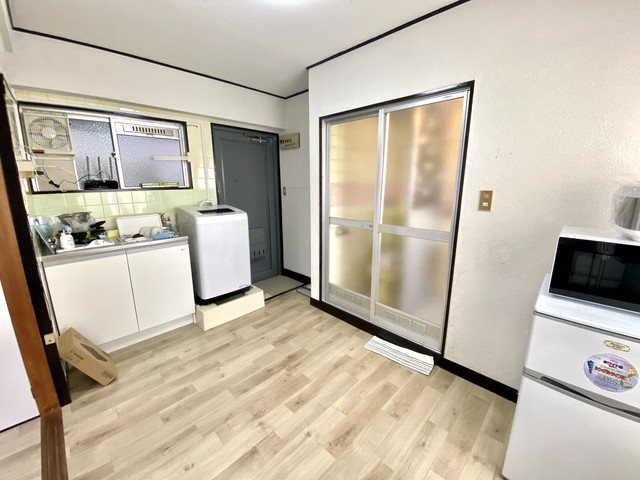 洗濯機置き場室内です。