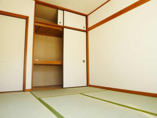 奥行きのある押入れ付き♪長期利用の方にもおすすめです!!