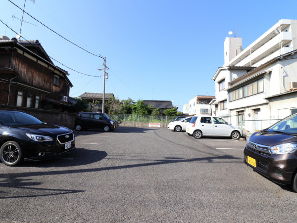 敷地外駐車場1