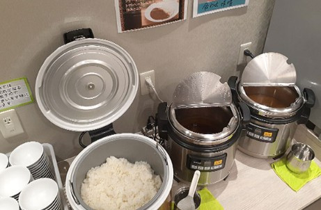朝食付き!ごはん、みそ汁、カレーの定番メニューも