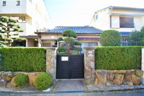 古民家 お洒落な一戸建てのおうちです