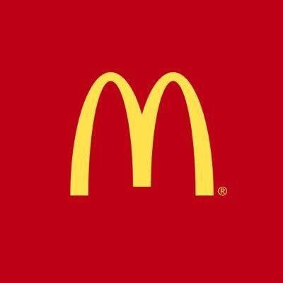 マクドナルドまで徒歩で約10分の距離