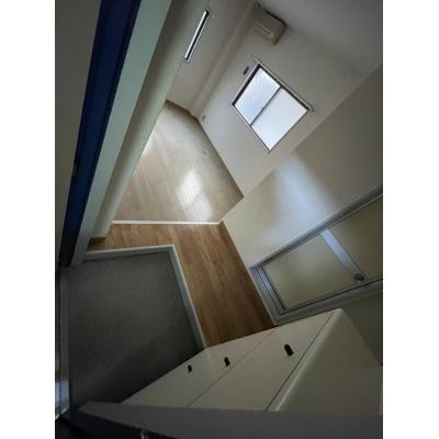 玄関からフラットにお部屋へ♪