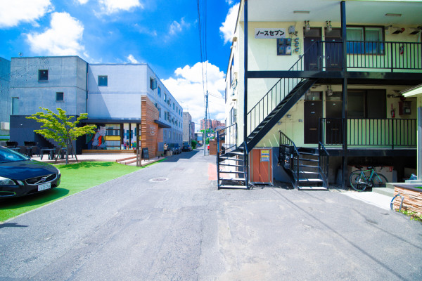 家の前の道路の様子です。