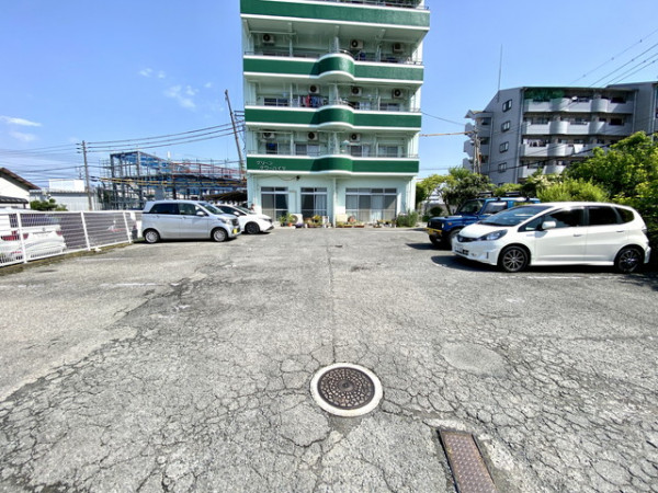 駐車場完備しております。ご希望の方はお知らせください。