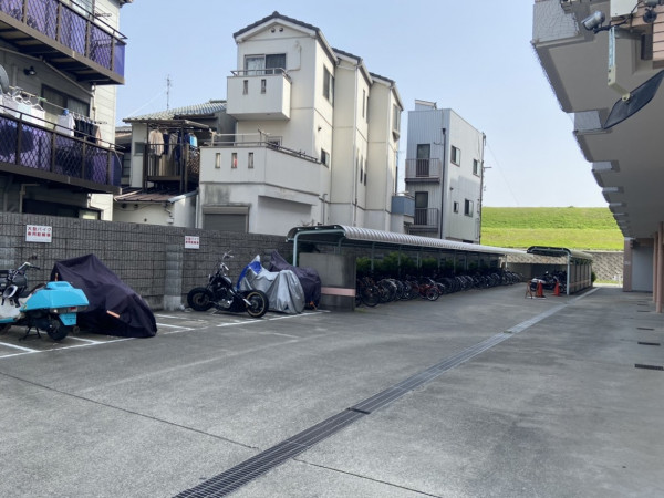 駐輪場・バイク置き場♪
