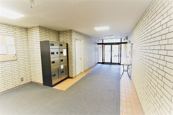 1階エントランス&宅配BOX