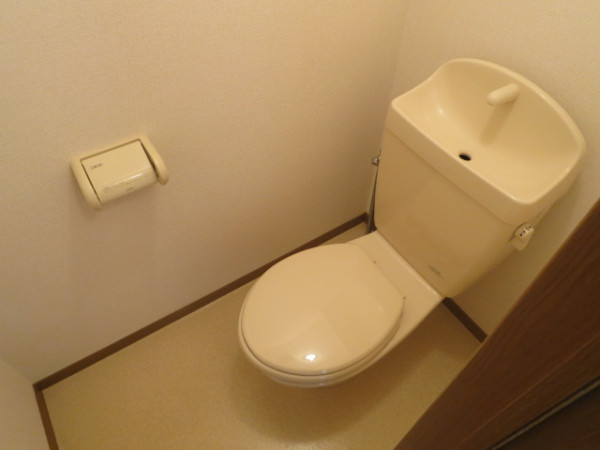 家具・家電・雑貨品設置前の室内写真となります。