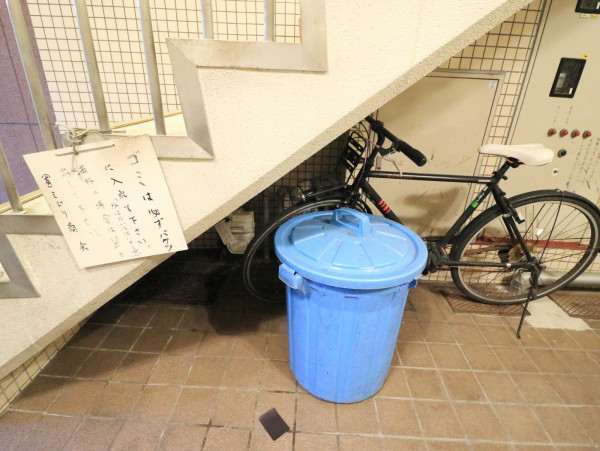 敷地内ゴミ捨て場