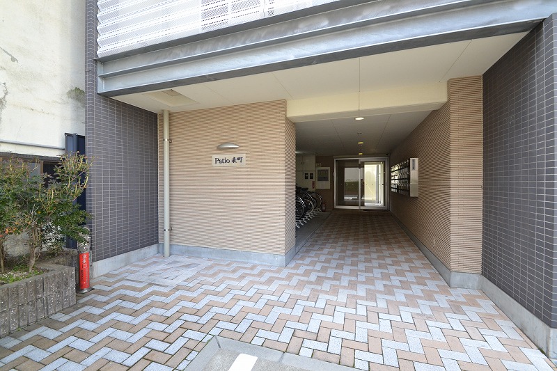 Kマンスリー岡山表町【岡山駅前】のエントランス。