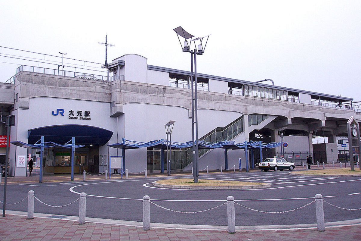 岡山高島屋まで徒歩18分、1.4km。