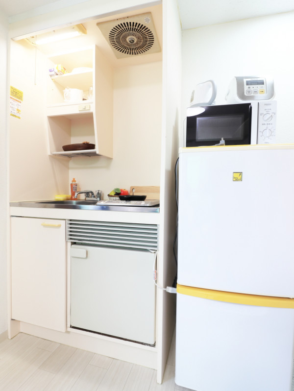 キッチンはお掃除する際に便利なIH♪フライパンや鍋などの調理器具だけでなく、コップやお皿などもご用意しておりますので食材さえご用意いただければ、即日自炊可能です!